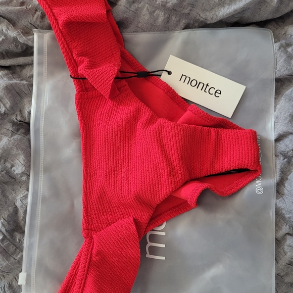 Montce Ruffle Uno - Picture 4 of 5